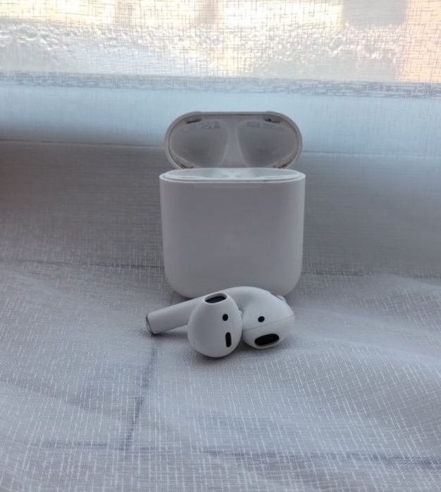 Căști airpods 2 cu husa neagra