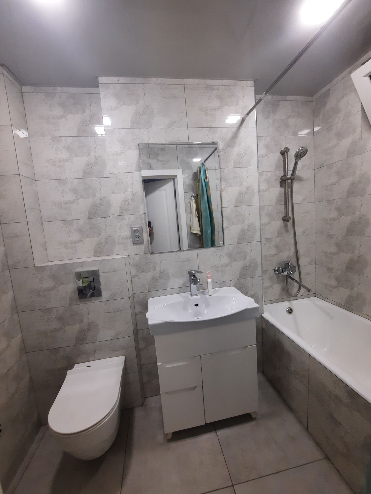 Продаётся 2 ком.квартира в центре.