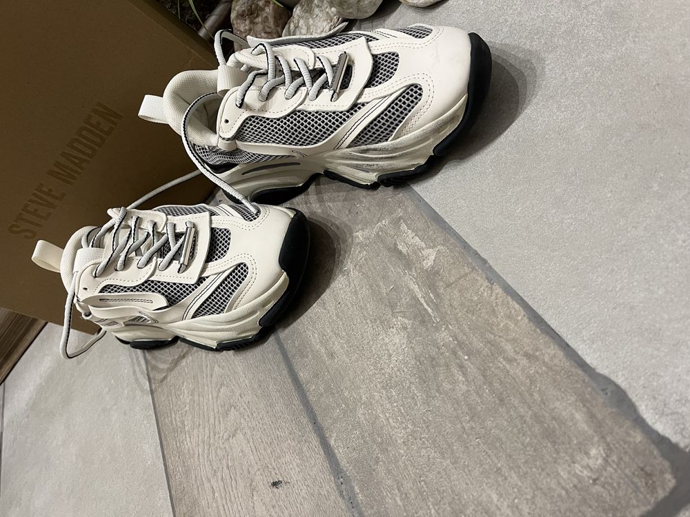 Маратонки steve madden