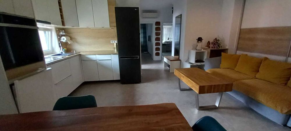Inchiriez apartament 3 camere