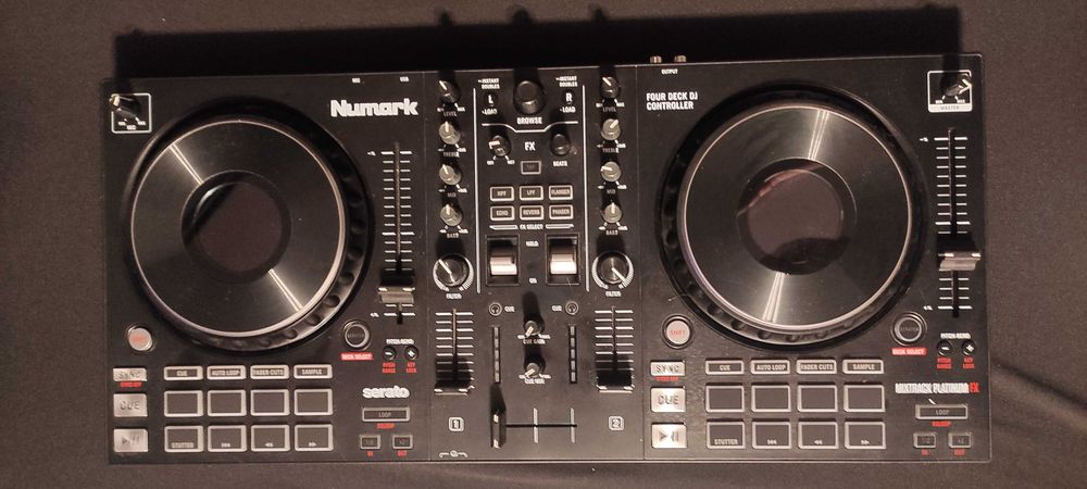 Vand - Numark Mixtrack Platinum FX Controler DJ