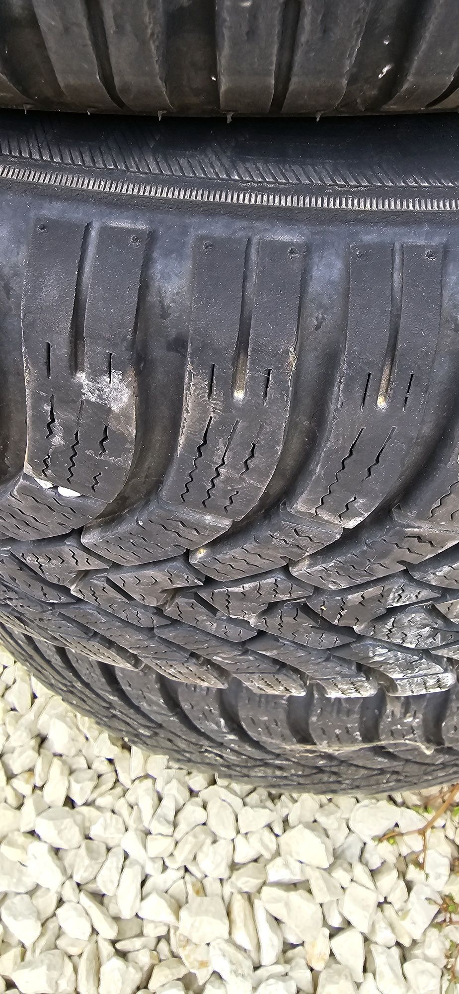 Зимни гуми 215 50 17 4 бр дот 2018 Falken