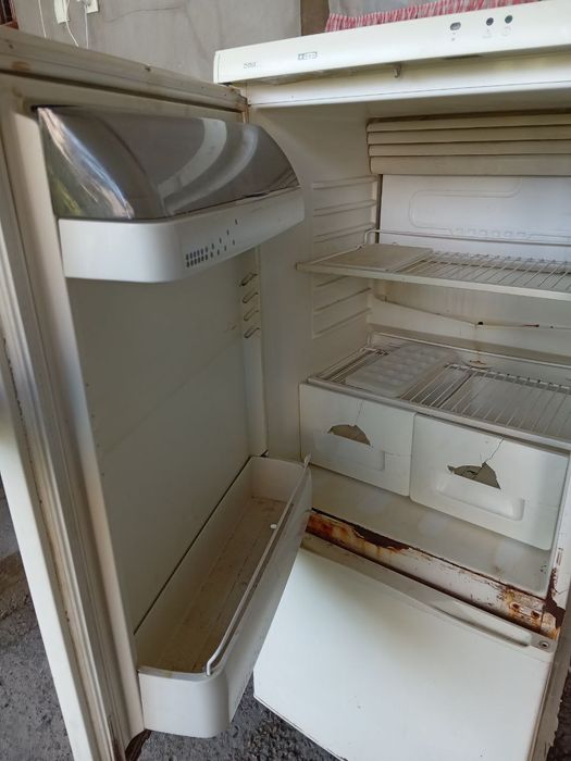 Холодильник сотилади идеальный холатда