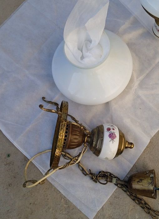 Продам свои кухонные мебели очень хорошее состояние прочный материал