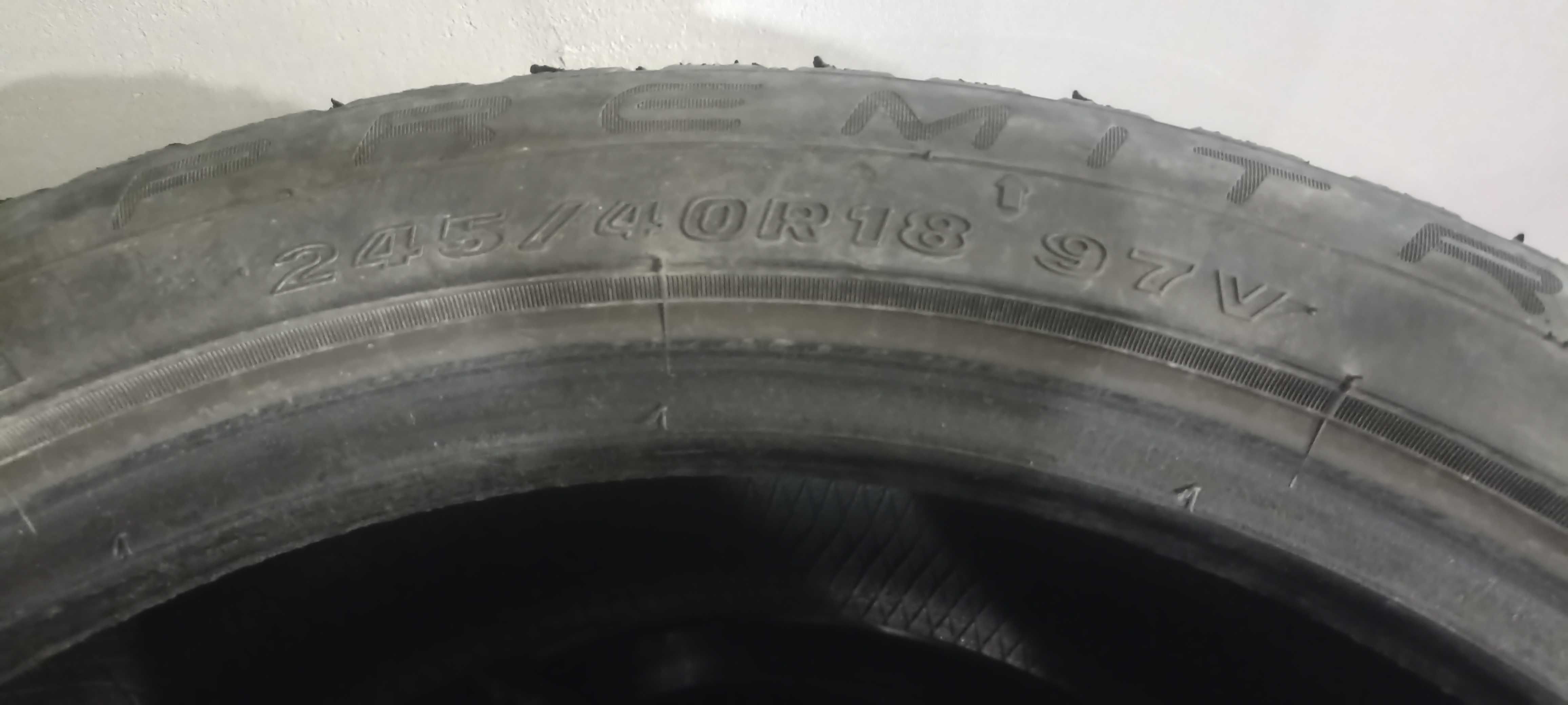 Maxxis 245/40/R18 зимни