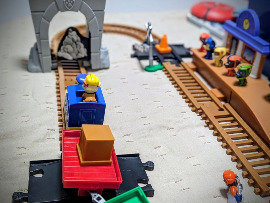 Голяма колекция Пес Патрул влак, кученца и играчки