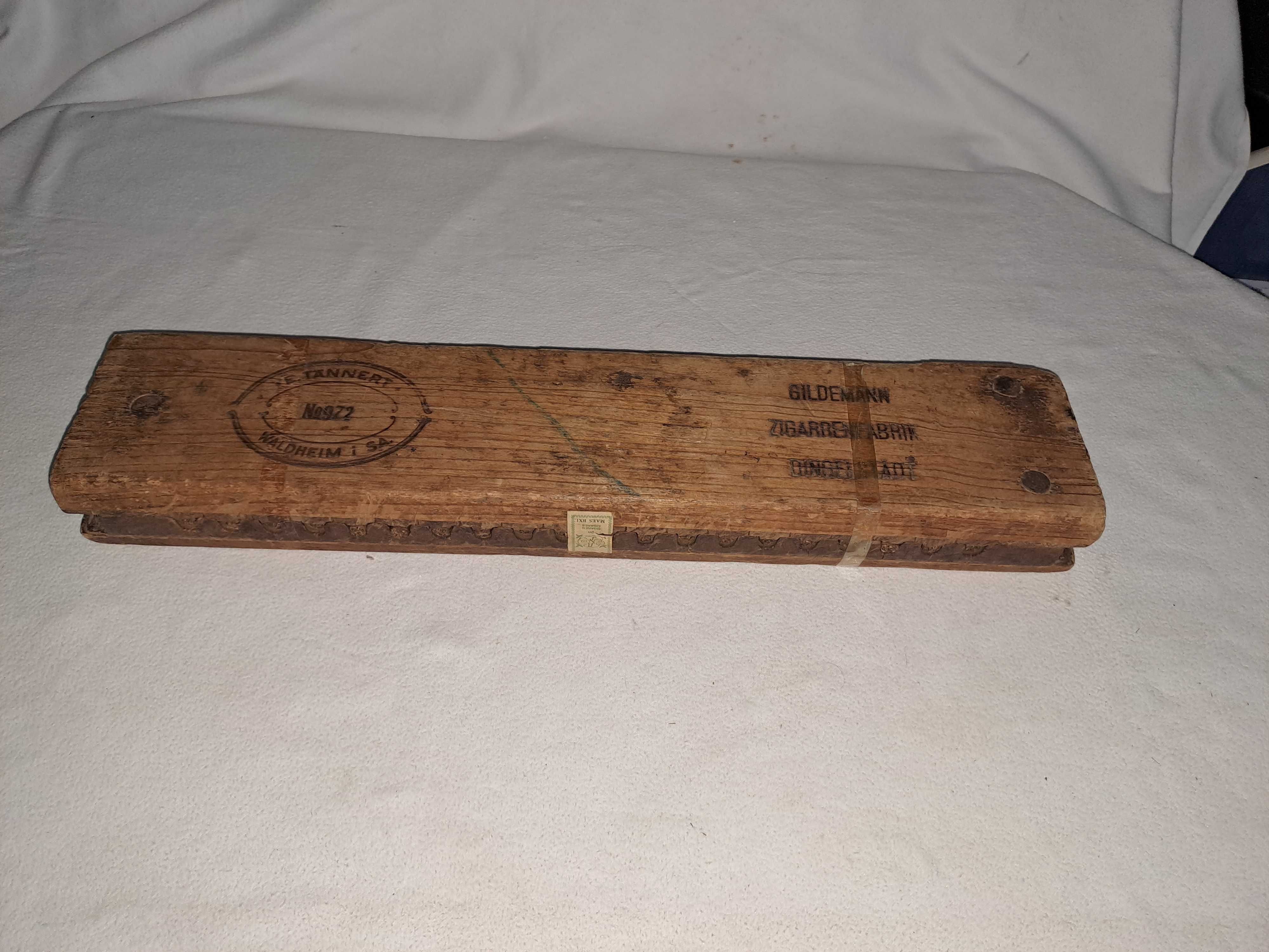 cutie veche lemn tigari de foi presa lemn trabucuri