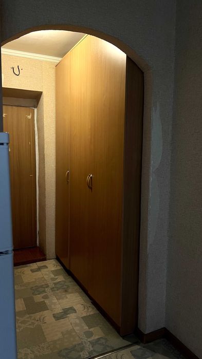 Шкаф в прихожую, СРОЧНО продам шкаф в отличном состоянии. ТОРГ