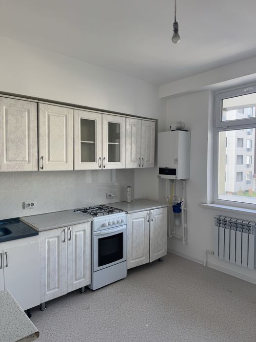 Аренда 4 комнатный квартира в хорошем районе по выгодней цене срочна