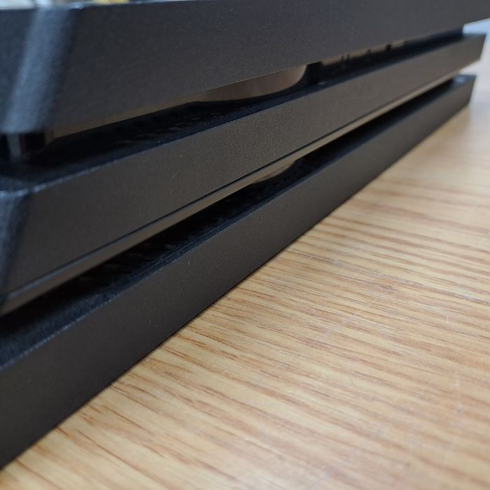 PS4 Pro 1TB + Jocuri