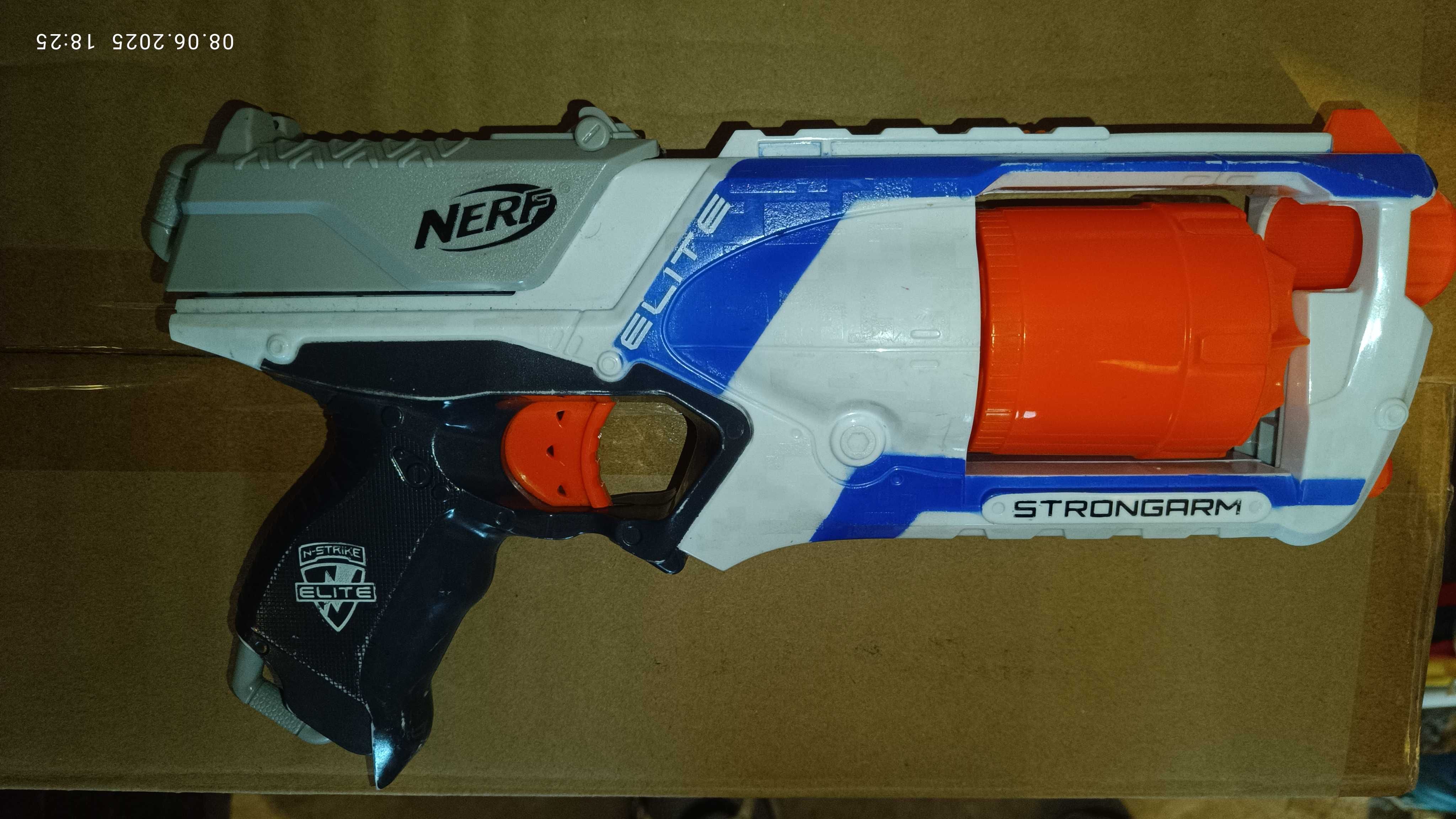 Продавам лот от 7 бр. NERF детски пушки и пистолети.