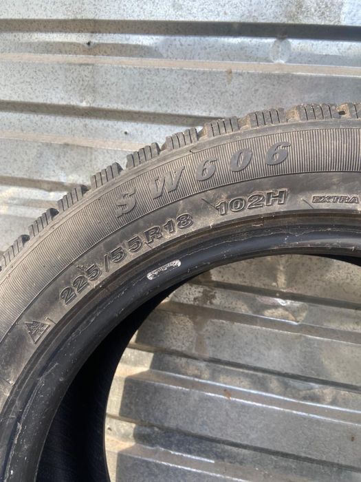 Продам комплек зимних шин 225/55/18