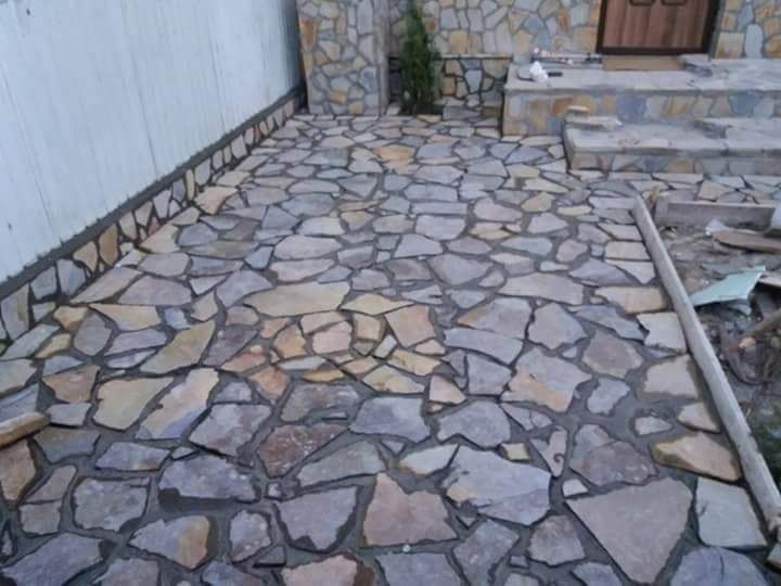 Piatra naturala de munte si montaj