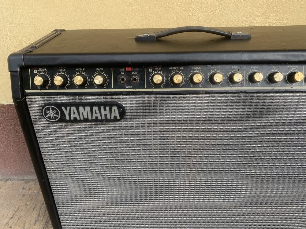 Yamaha G100-212II amplificator chitara