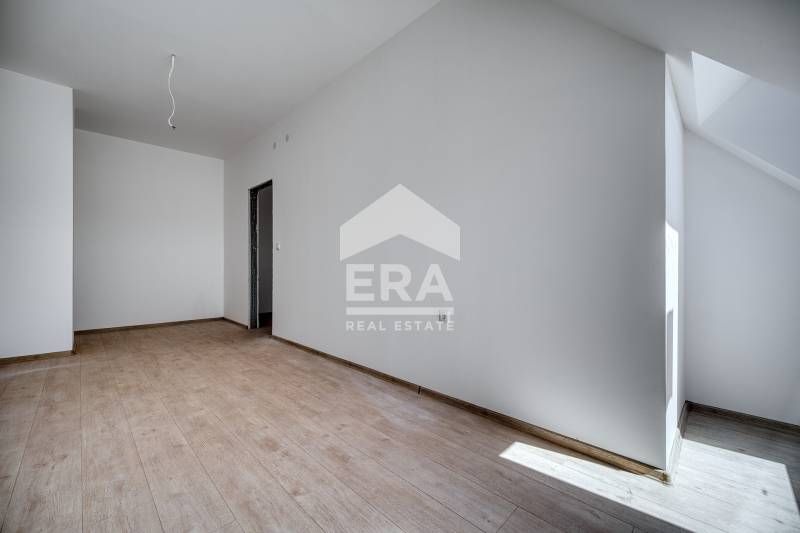Продава се Тристаен апартамент в Варна, Победа - 114 кв.м за 1711 €/кв.м - Снимка #11