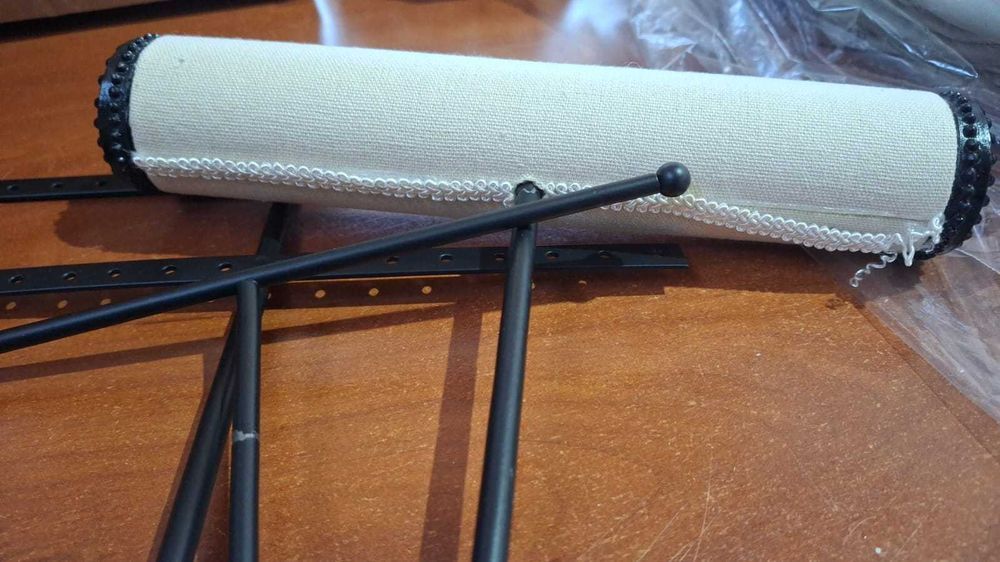 Suport bijuterii QILICZ, tip T, 3 bare, negru