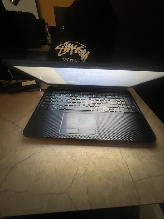 Dell Insepron 3537