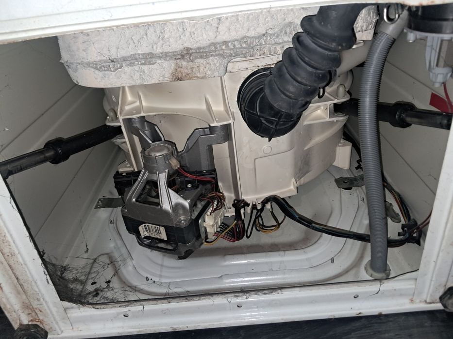Продаю срочно стиральную машину автомат состояние как на фотографии