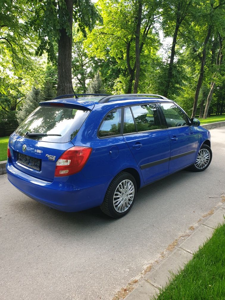 Skoda Fabia,  an 2008, 1. 6 Benzina clasic,  AUTOMATĂ