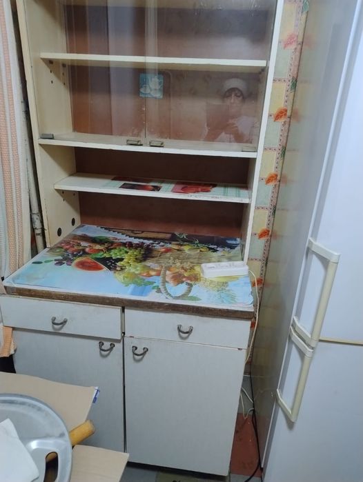 Отдам старую мебель