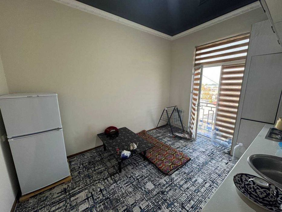 Ватний Қон қуйиш 4 қаватда 1 хонали квартира ижарага берилади.ID: 1493