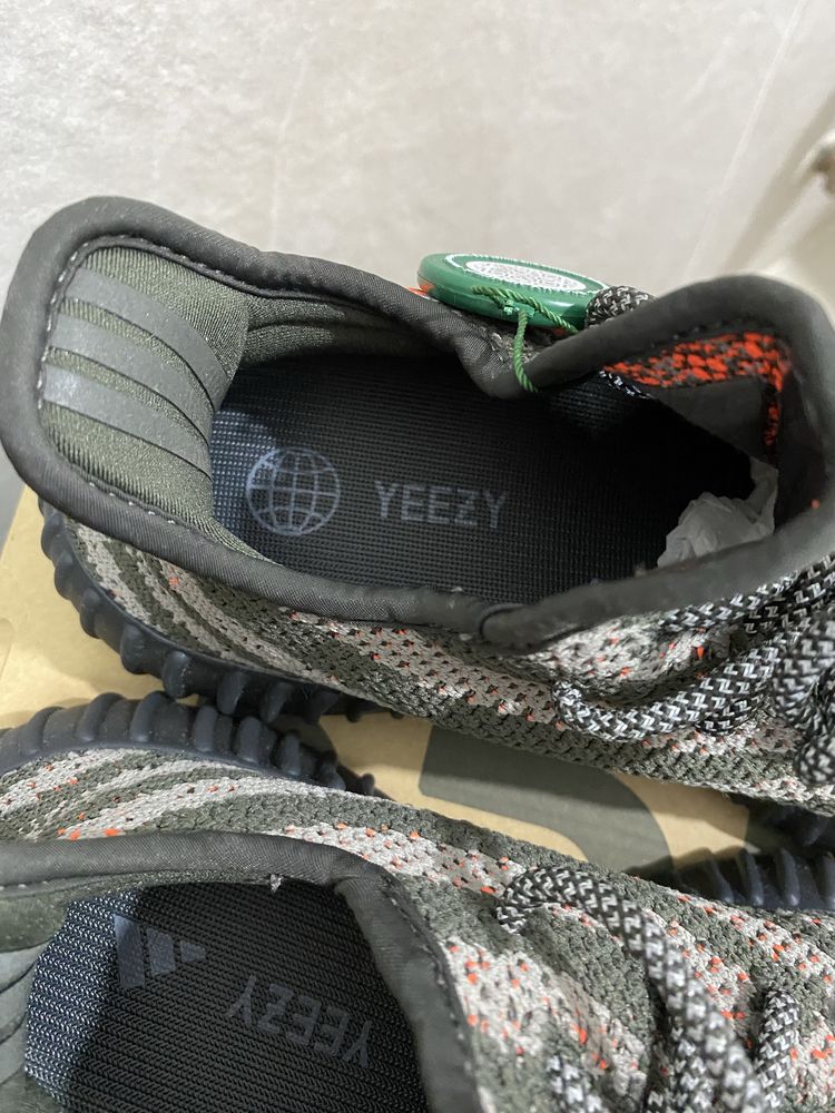 Yeezy Boost 350 V2, Carbon Beluga, 38, 100% autentici