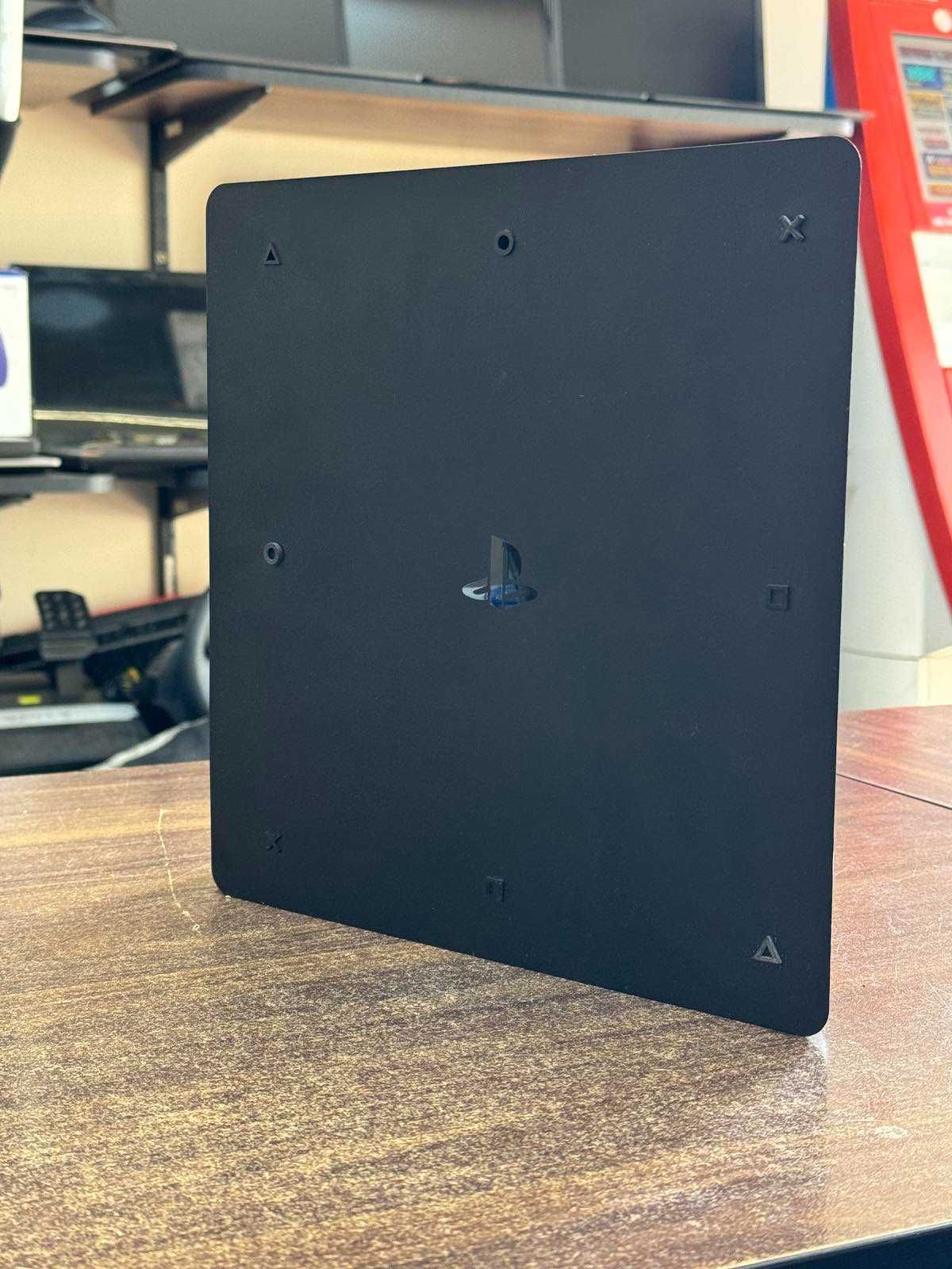 Продавам PlayStation 4 Slim 500GB