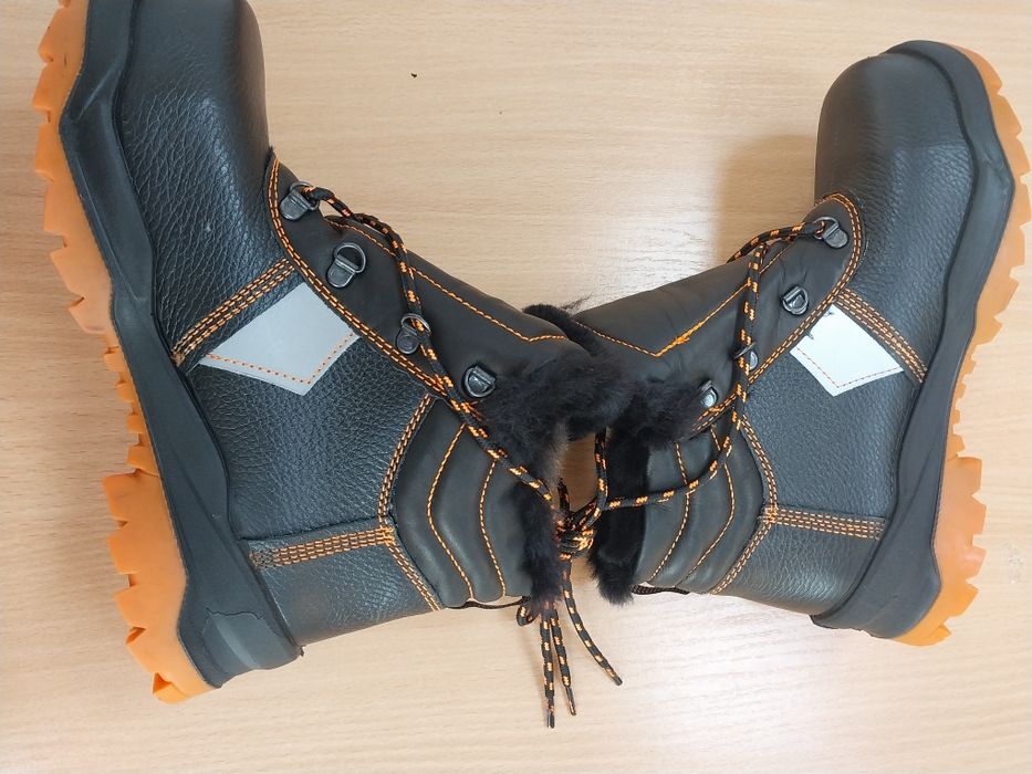 Ботинки с верхом из натуральной кожи