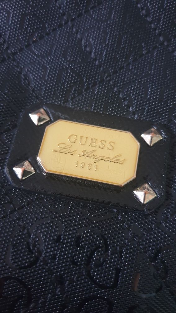 Дамска чанта Guess
