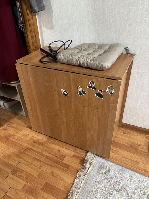 Продам стол книжку