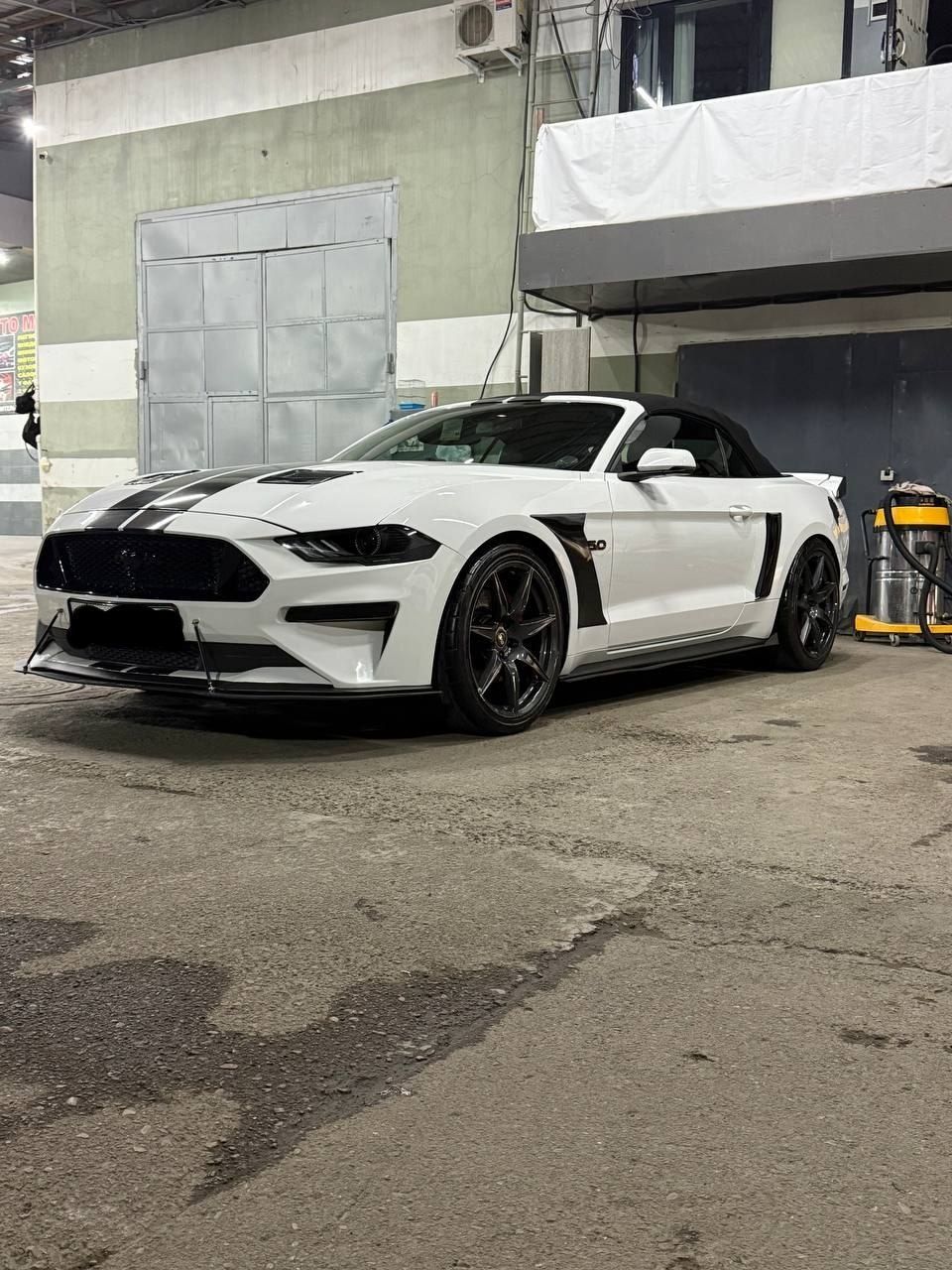 Ford mustang GT 5