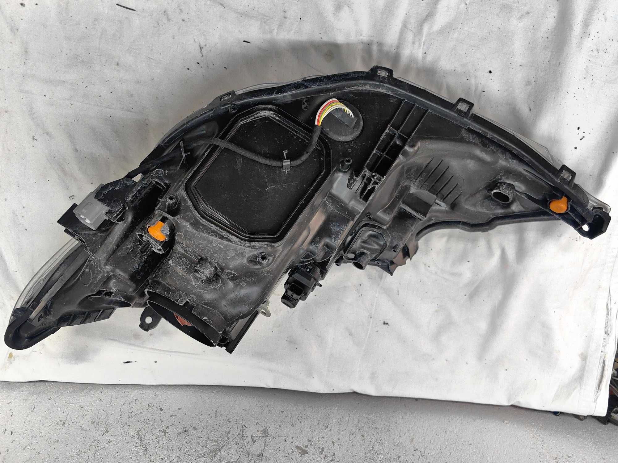 Оригинален фар Тойота Аурис  Toyota Auris Led