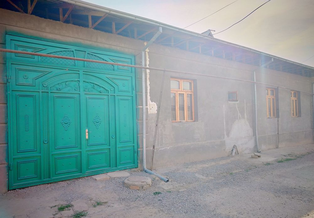 Do'rmon sentr 4 sotix uy sotiladi