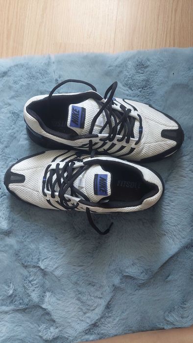 Air Max TORCH marimea EUR 42.5/ UK 8 + GRATUIT Jordan Mid 1