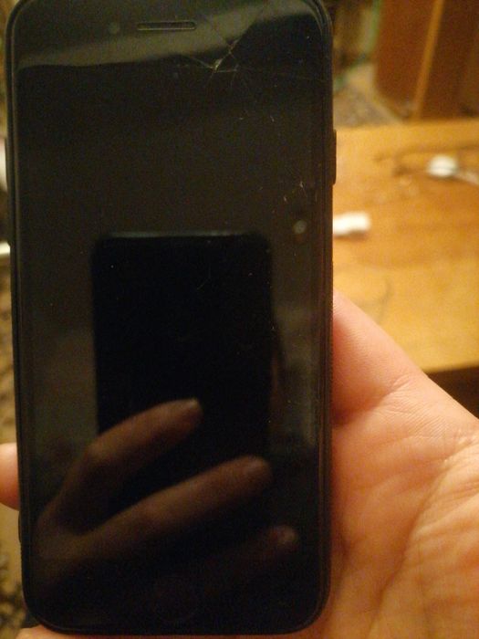 Iphone 7  б/у рабочий