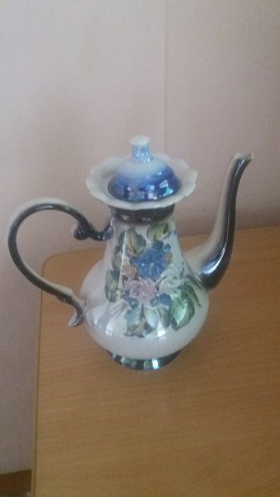 Кофейник фарфоровый