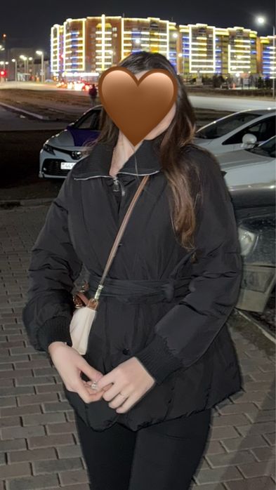 Продам куртка,пару раз носила,в черном цвете