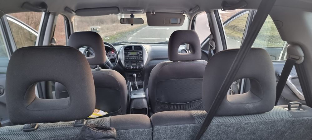 Vând Toyota Rav4