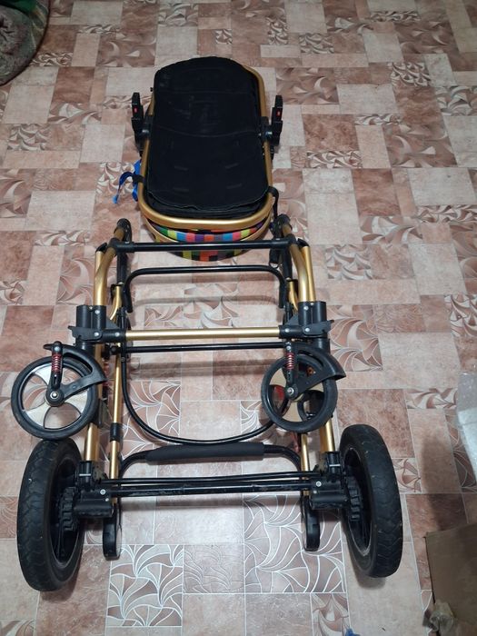 Продается коляска в отличном состоянии