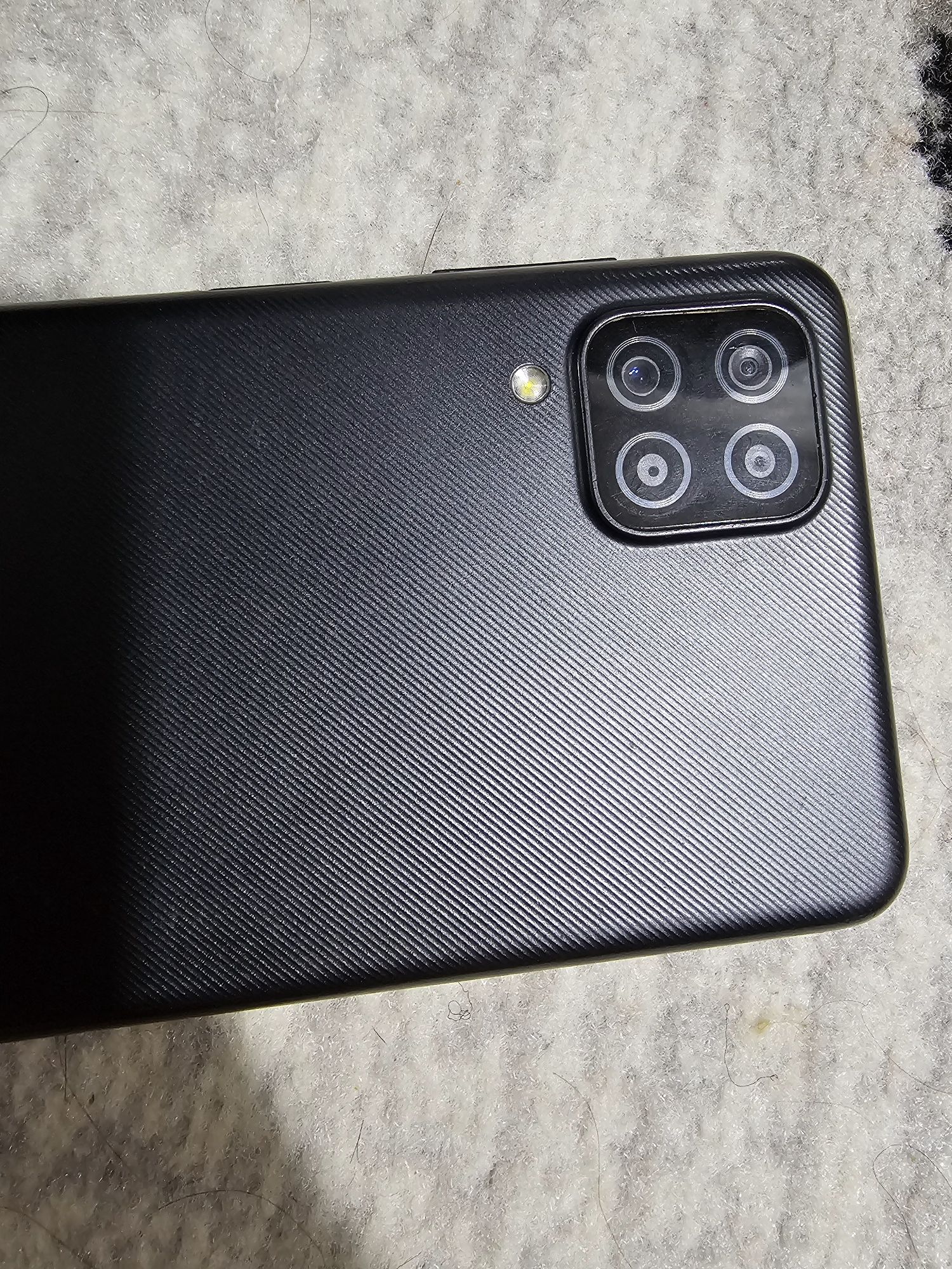 Samsung A12 telefon