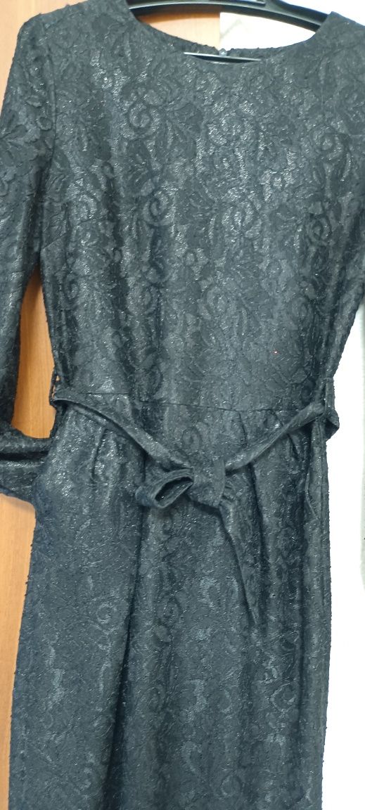 Вечернее платье черного цвета размер 44-46