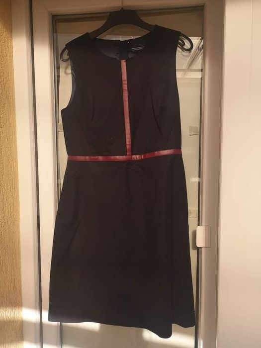 Рокля Tommy Hilfiger офис стил без ръкав с етикет