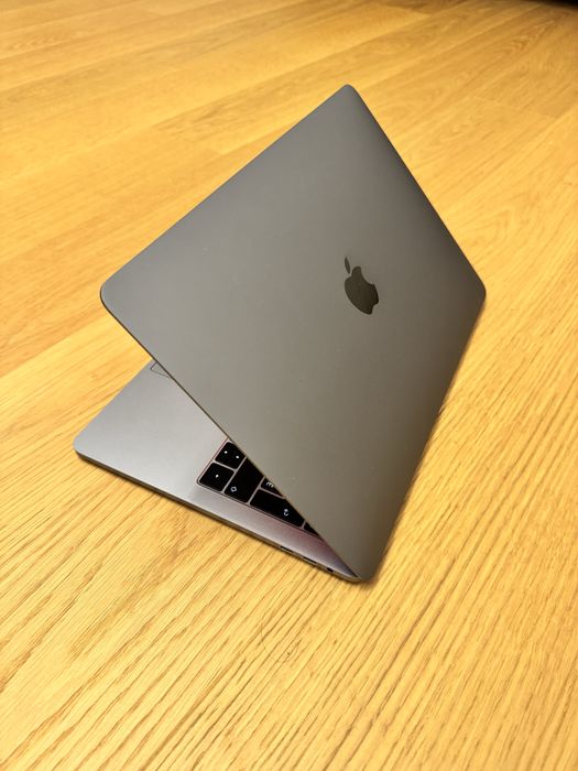 MacBook Pro 13, Touch Bar, 2,4GHz, 8GB, 512GB, A1989, Cutie