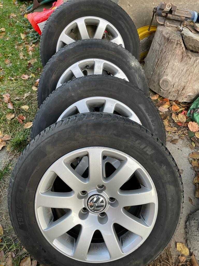 Vand 4 anvelope iarna Michelin ALPIN 5 cu jante aliaj Golf 6