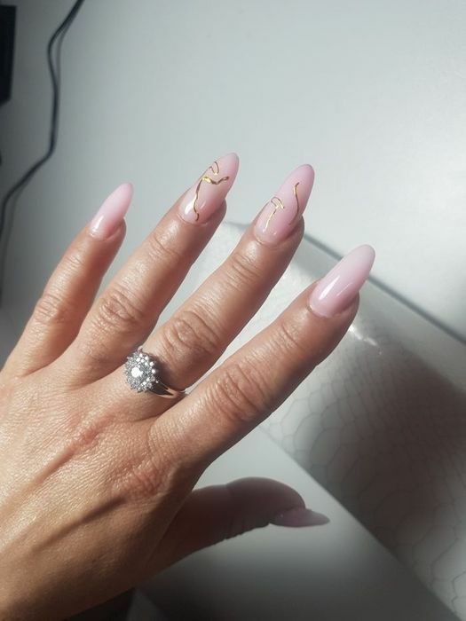 Unghii cu gel / oja semipermanenta