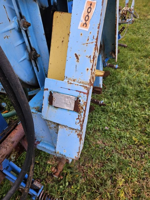 Semanatoare SPC 8 cu fertilizare de Mecanica Piatra Neamt