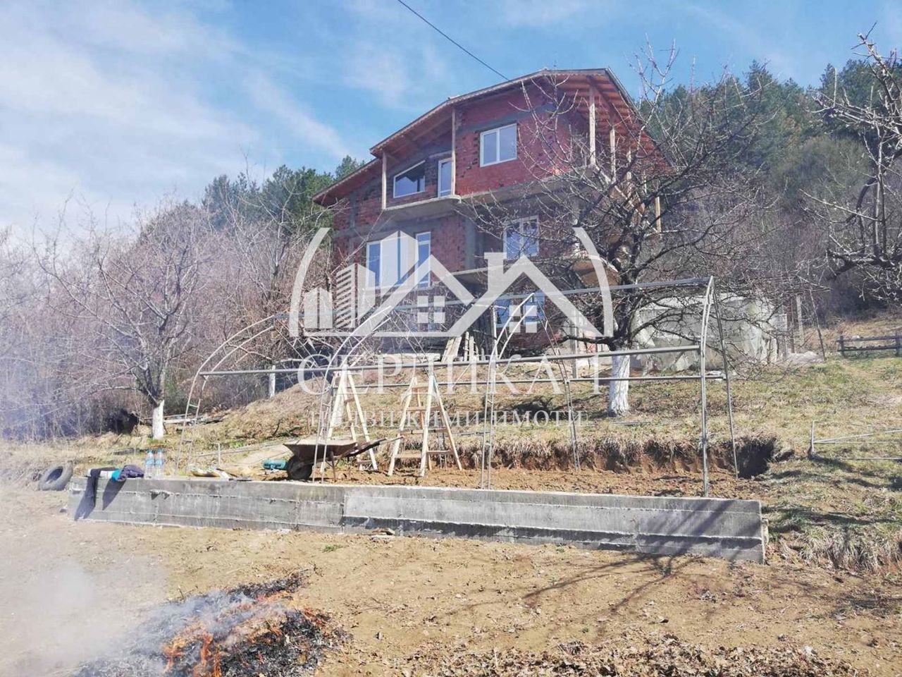 Продава се Къща в с. Мало село, Област Кюстендил - 300 кв.м за 175 €/кв.м - Снимка #3