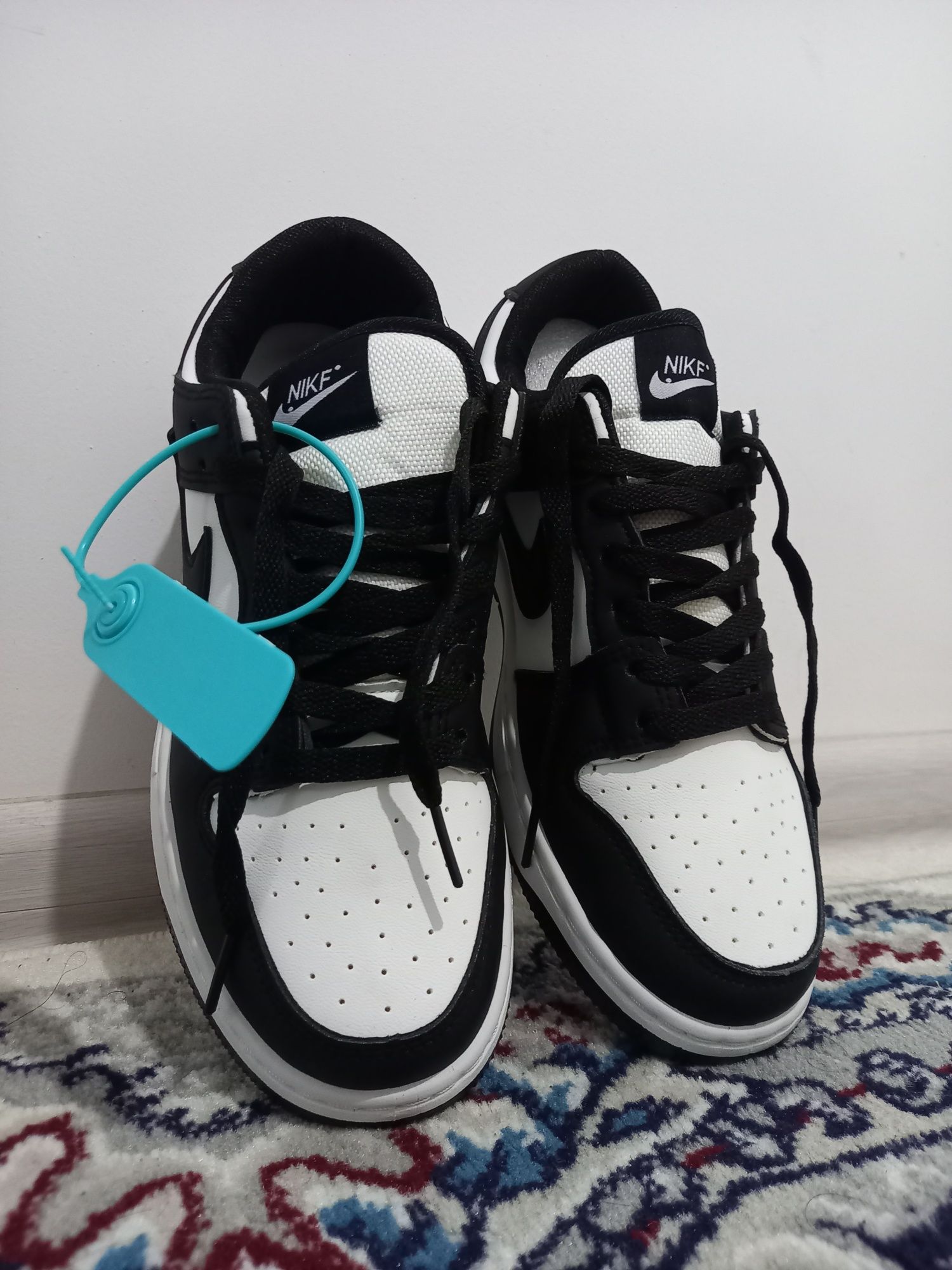 Кроссовки Nike продается.