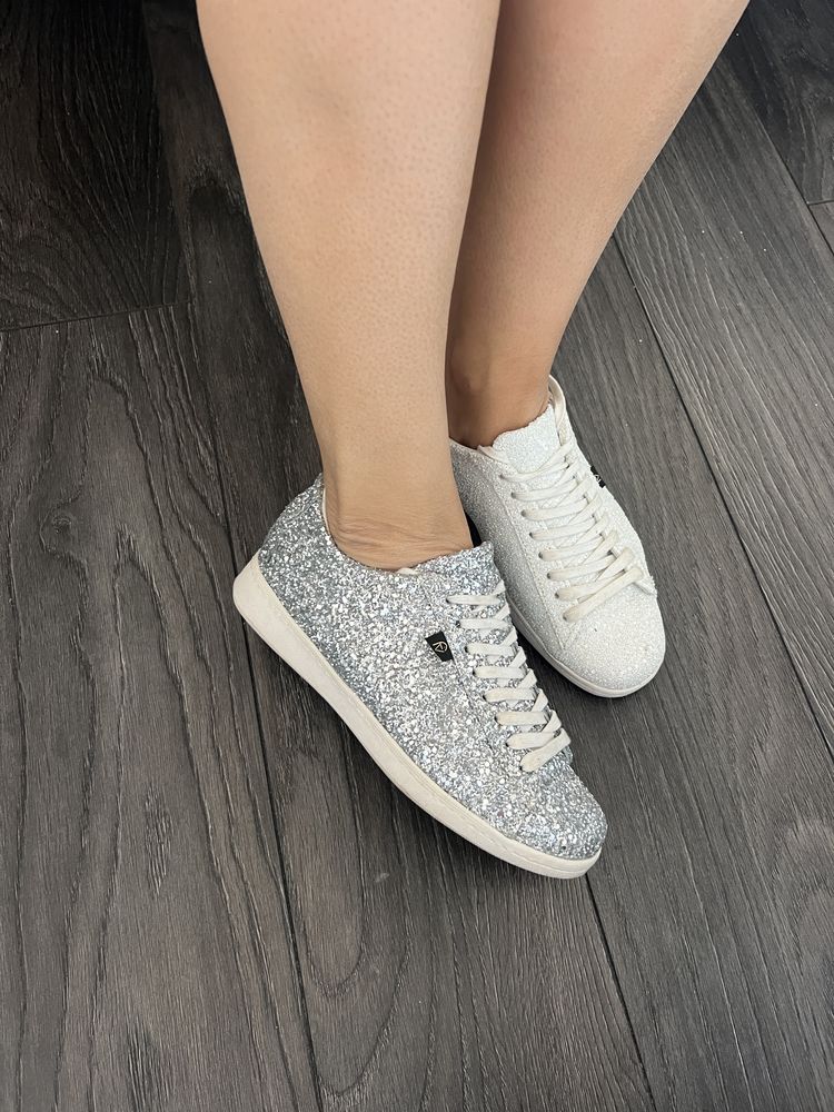 Adidași glitter