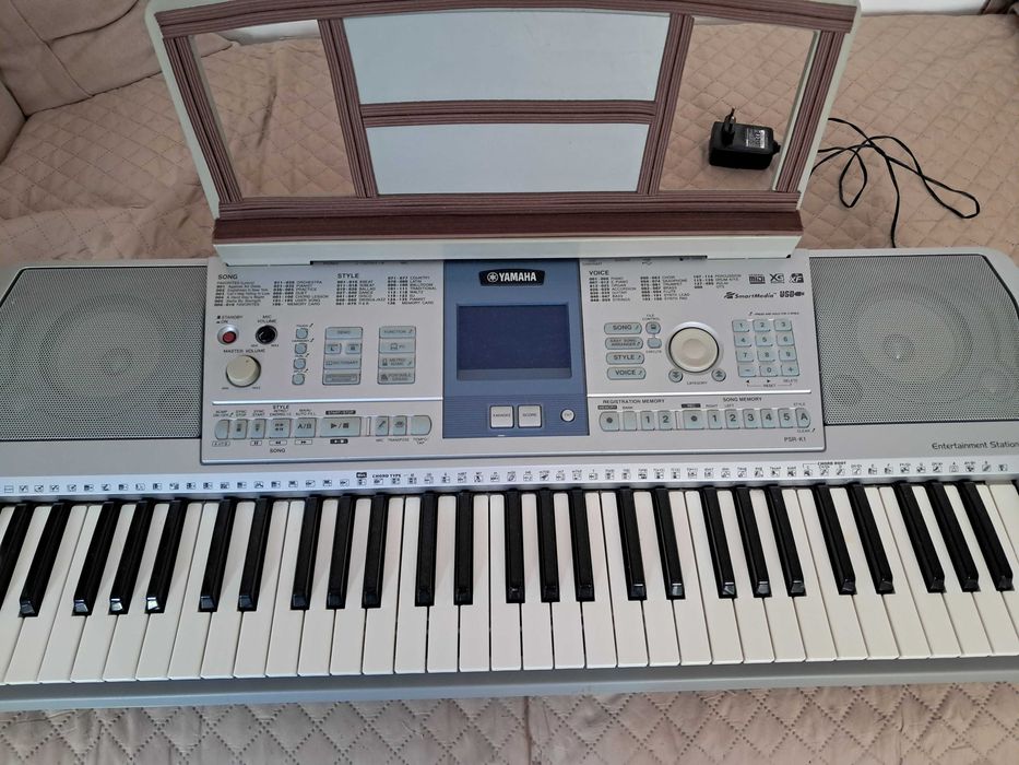 Синтезатор Yamaha PSR K1